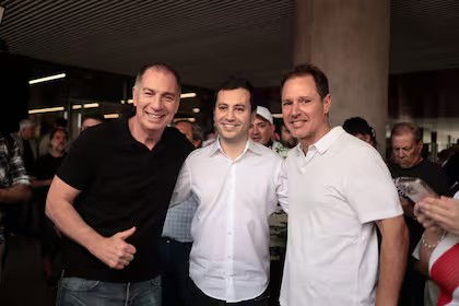 17621028055146117618671653252236