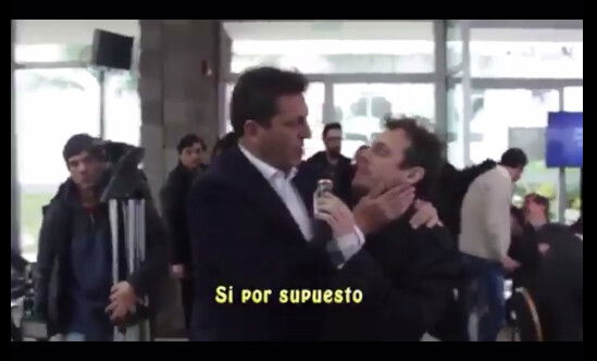 La imagen muestra un <tag> que contiene una variedad de elementos, incluyendo un <tag> grande en el centro, rodeado de varios <tag> más pequeños y un fondo con un patrón de <tag> distintivo. (Subtitulado por IA)