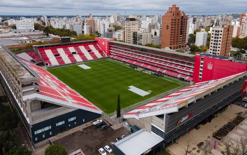 estadio-uno-estudiantes-cancha-jorge-luis-hirschi-paseo-los-profesoresjpg